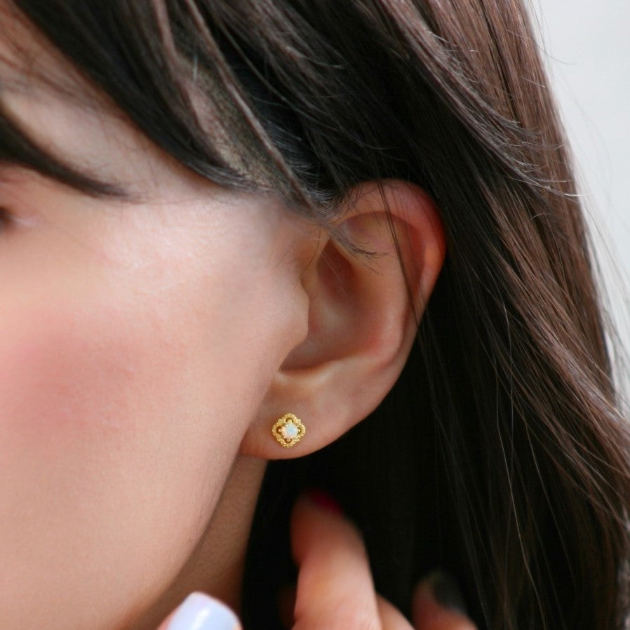 オパールの花ピアス/人気・シルバー925・ゴールド